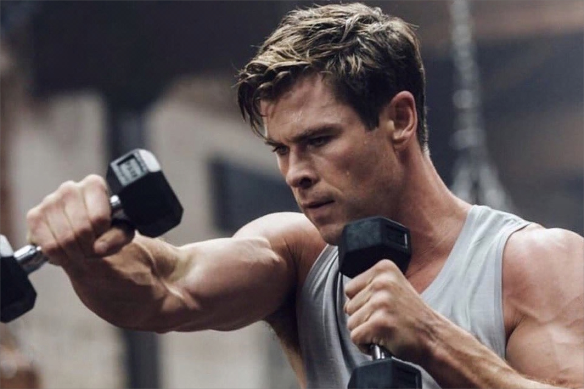 Bulk Your Arms With Chris Hemsworth's Devastating Dumbbell Workout - GQ  Middle East