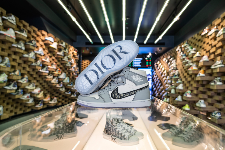 drempel recept jeugd You Can Now Buy The World's Rarest Sneakers In Dubai Mall - GQ Middle East