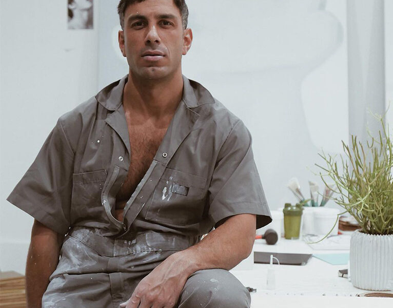 Jwan Yosef in 200 Trunks, 200 Visionaries: The exhibition by Louis