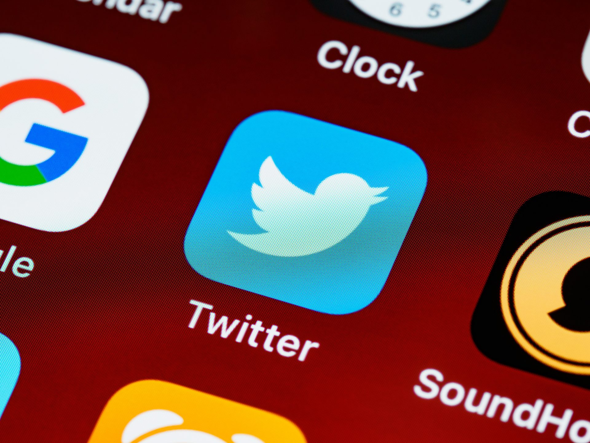 how-to-quiet-quit-twitter-gq-middle-east