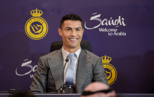 Thousands of Saudi fans cheer as Ronaldo unveiled at Al Nassr, Football  News