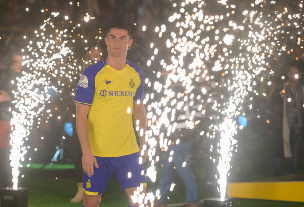 Thousands of Saudi fans cheer as Ronaldo unveiled at Al Nassr