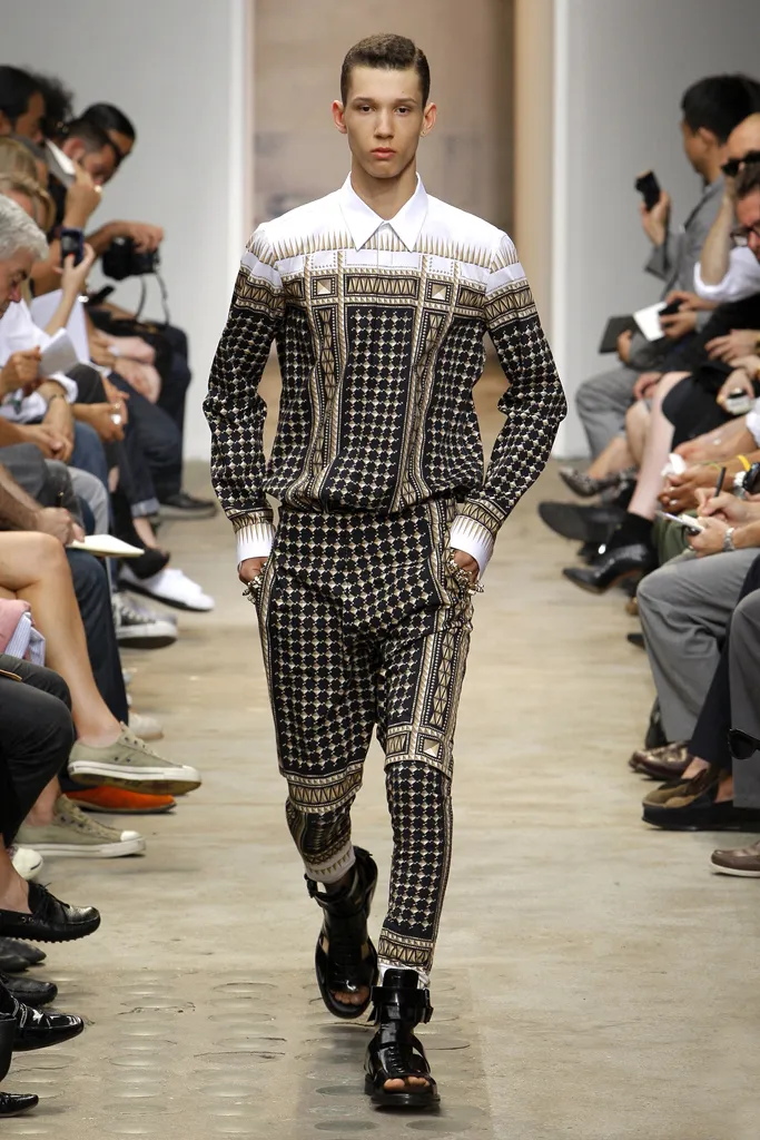 Louis Vuitton Men's RTW Spring 2014  Mens designer fashion, Mens fashion  inspiration, Louis vuitton men