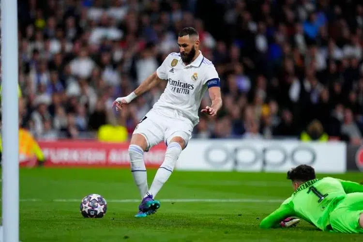 Karim Benzema is the first Real Madrid player with a hat trick at Camp Nou  since Ferenc Puskás in 1963 