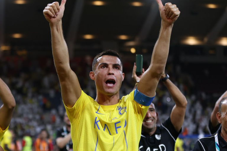 Thousands of Saudi fans cheer as Ronaldo unveiled at Al Nassr, Football  News