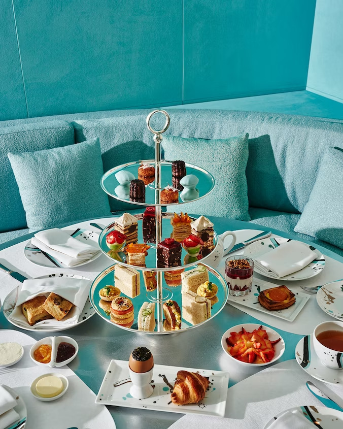 Tiffany S Iconic Blue Box Caf Lands Next Month In Dubai Mall GQ   28c0bebf B5cc 417f A2e8 0be08f2a1161 23038 Press Tiffany BlueBoxCafe 4 25 23  008 1 