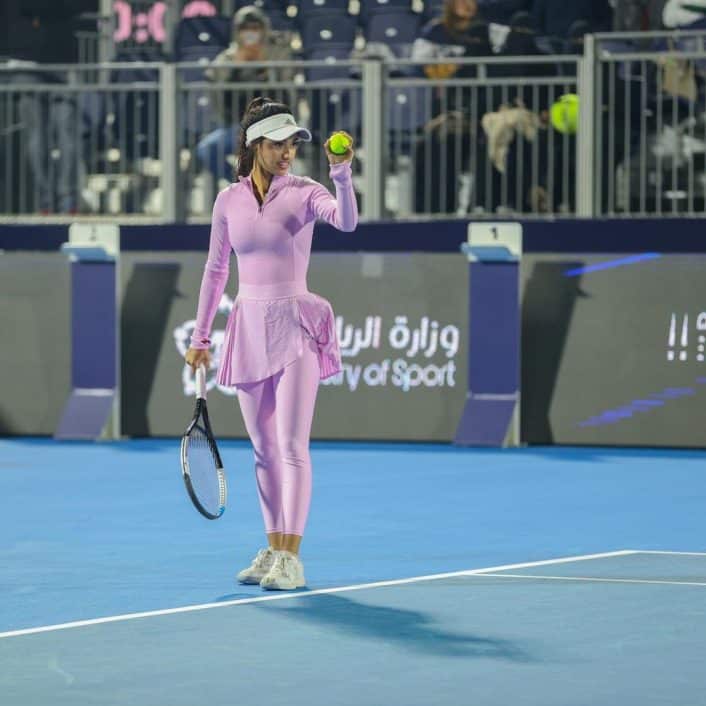 Who Is Yara Alhogbani? Saudi Arabia's First Female Professional Tennis ...