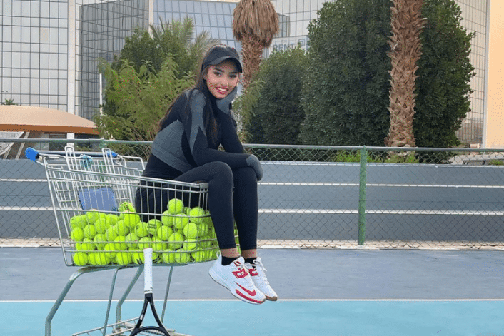 Who Is Yara Alhogbani? Saudi Arabia's First Female Professional Tennis ...