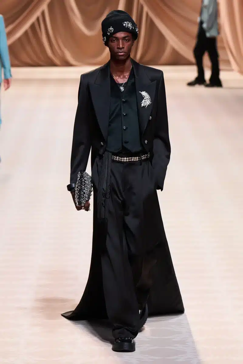 Amiri S Fall Winter 2024 Collection Pays Tribute To Hollywood S   00051 Amiri Fall 2024 Mens Credit Gorunway Scaled.webp